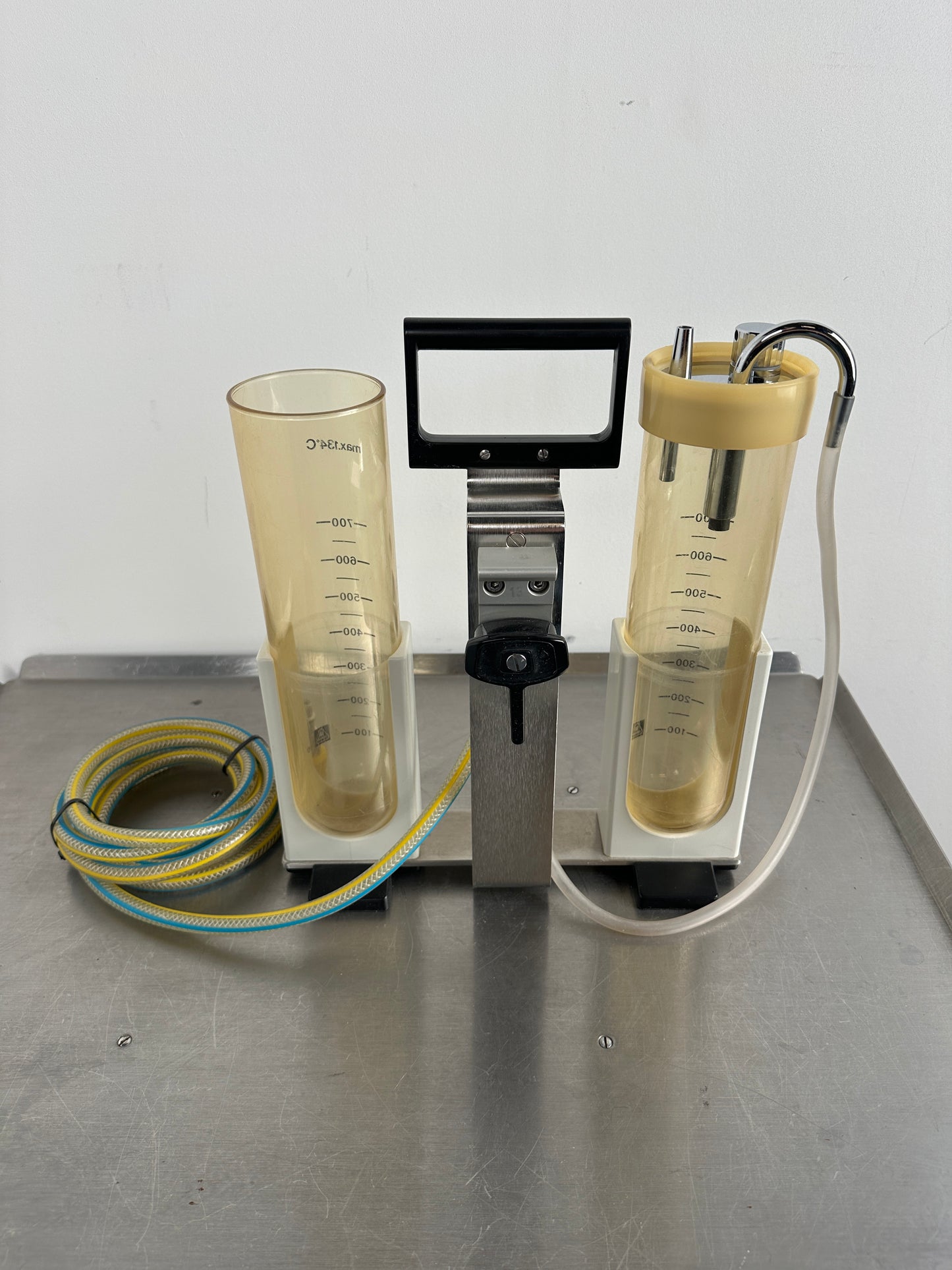 Dräger Sekretabsaugung mit Vakuummanometer