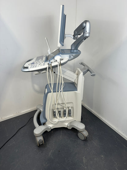 GE Voluson S10 BT16 Ultraschallgerät – Bj. 2016 – 4 Sonden ML6-15 / C1-5 / RAB6 / IC9 – 3D/4D