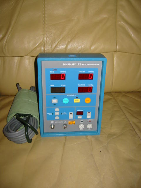 Johnson & Johnson Dinamap Vitaldatenmonitor