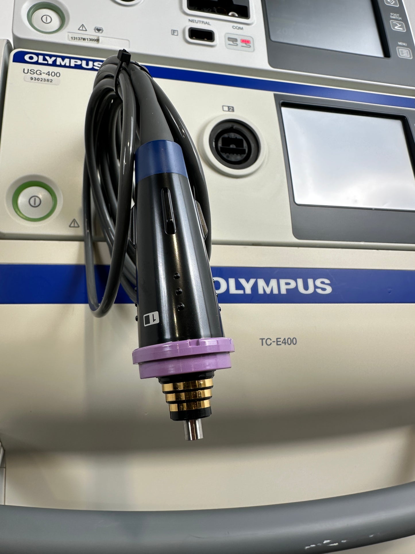 Olympus HF-Generator ESG-400 & Ultraschallgenerator USG-400 & Fahrwagen TC-E400