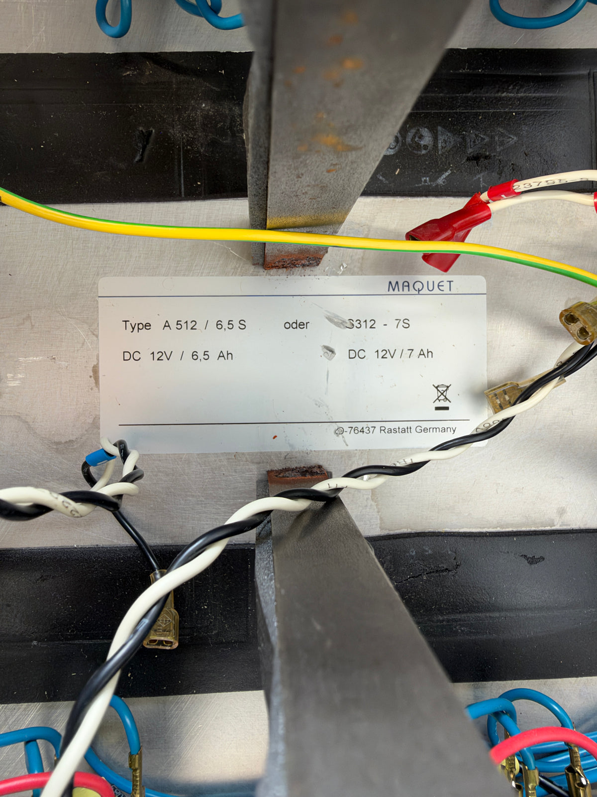 Maquet ALPHAMAQUET Plus 1150.01A1 stationäre OP-Tisch-Säule mit Versorgungseinheit