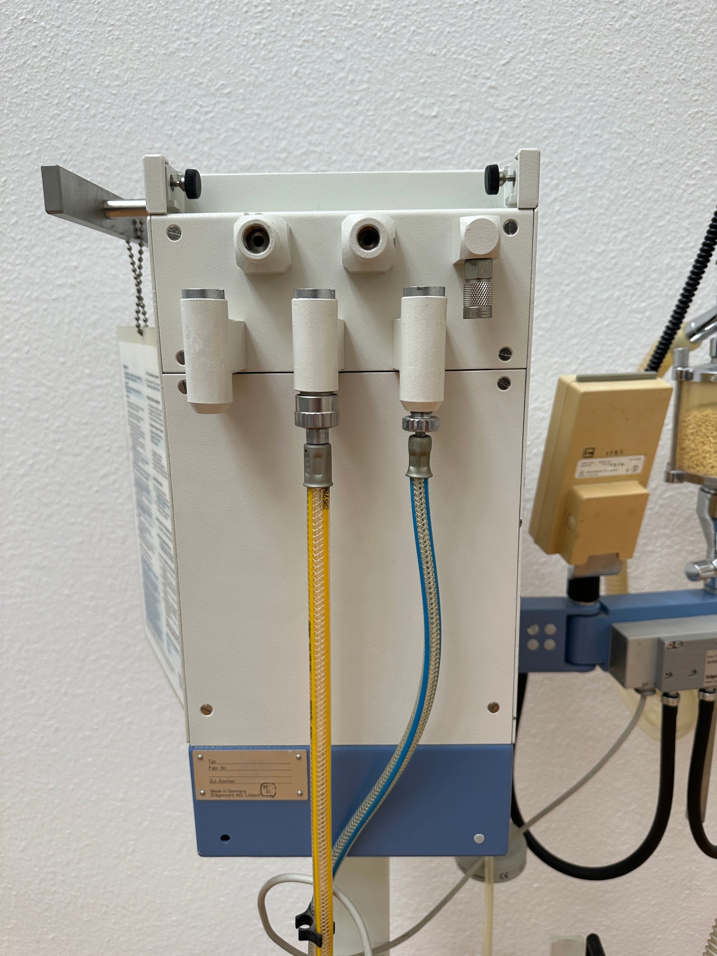 Dräger Sulla 808 (blue) anesthesia machine