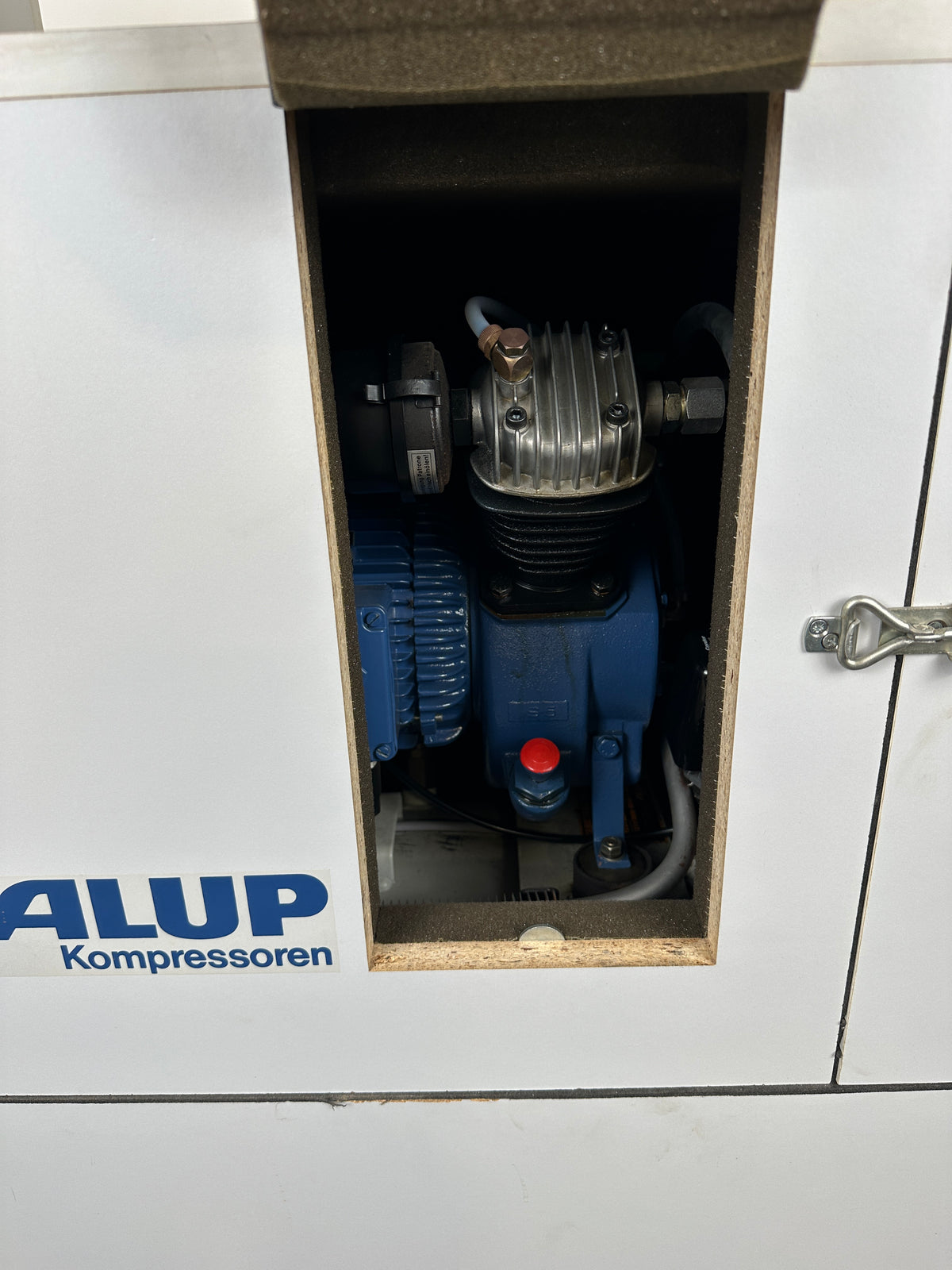 ALUP DKS 400-90 SG Air Compressor – 90 Liter – 10 bar – soundproofed