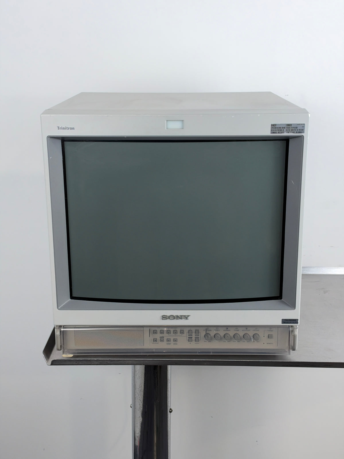 Sony Trinitron PVM-20M2MDE – 20 Zoll CRT-Farbmonitor