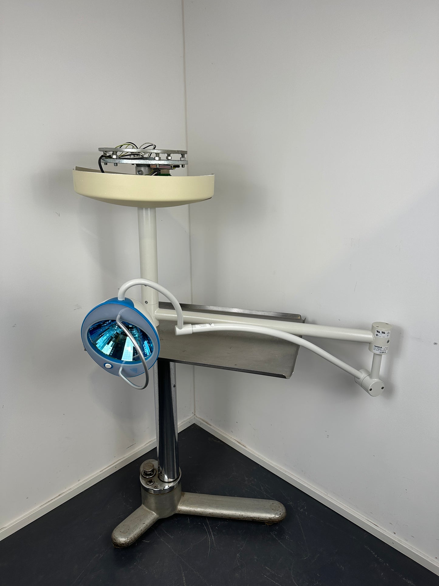 Heraeus Hanaulux Blue 30 OP-Lampe Deckenmontage