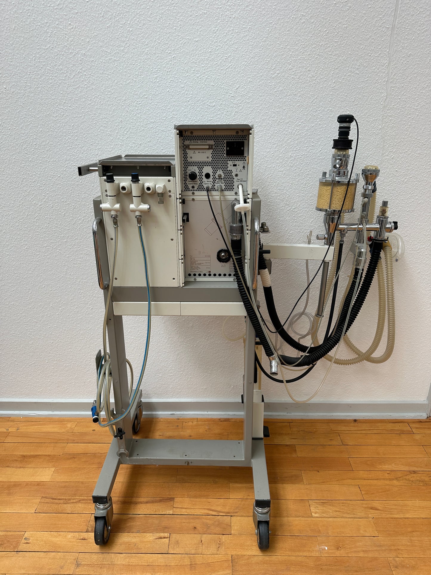 Dräger Sulla 800 V anesthesia ventilator