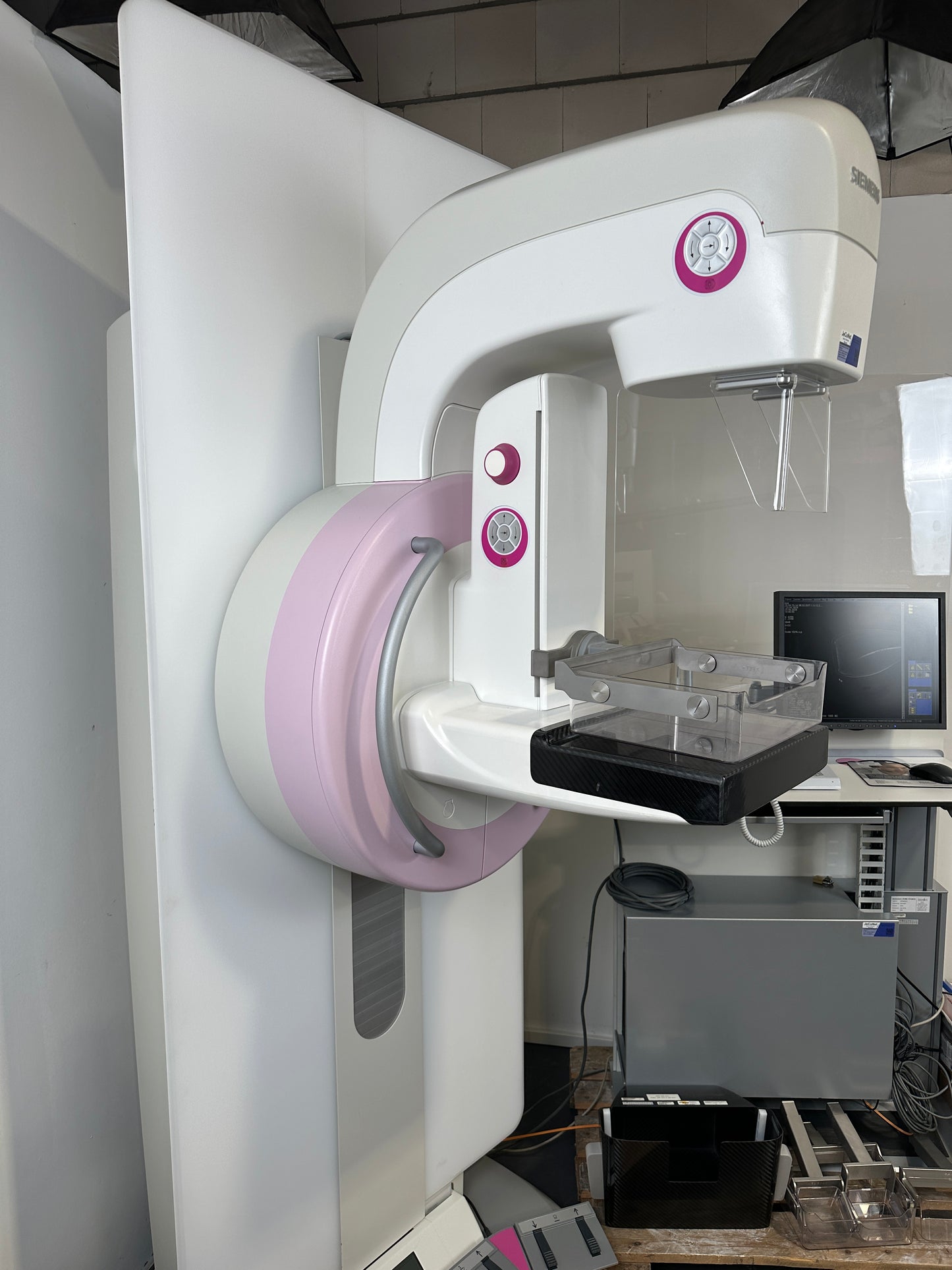 Siemens Mammomat Inspiration mammography machine incl. control console
