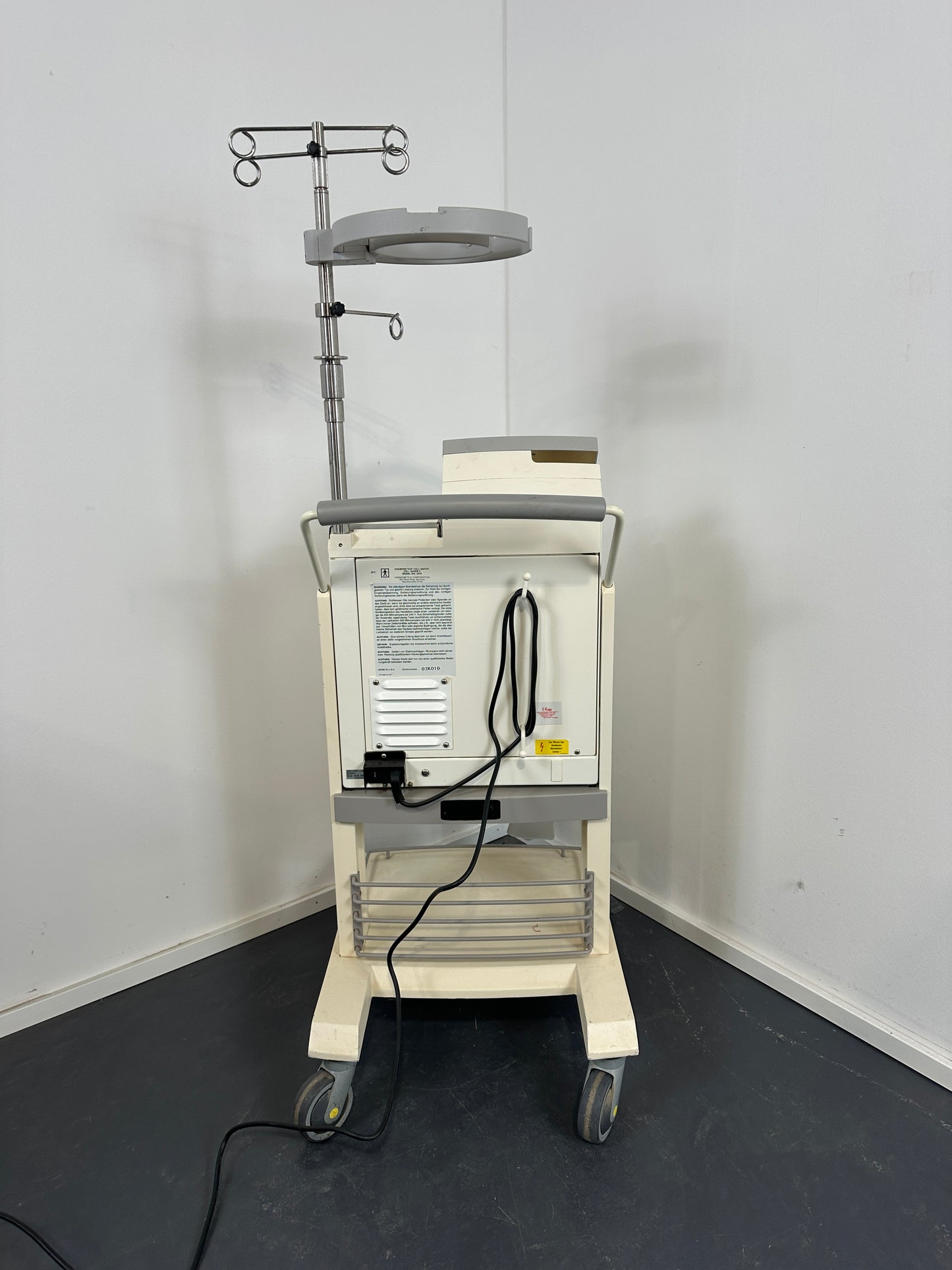 Heamonetics Cell Saver 5 autotransfusion device