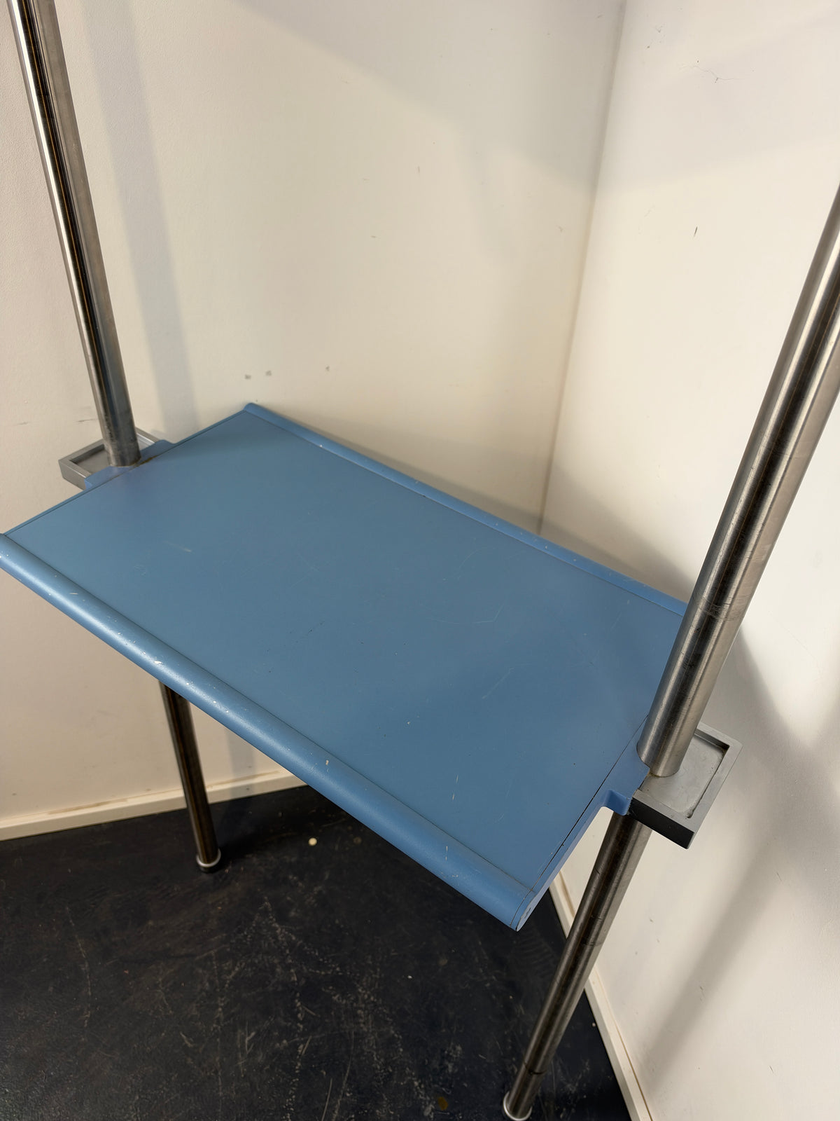 Dräger ICU-Intensivregal zur Deckenbefestigung