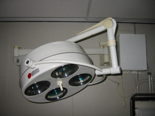 Heraeus Hamburg OP-Lampe (Wandmontage)
