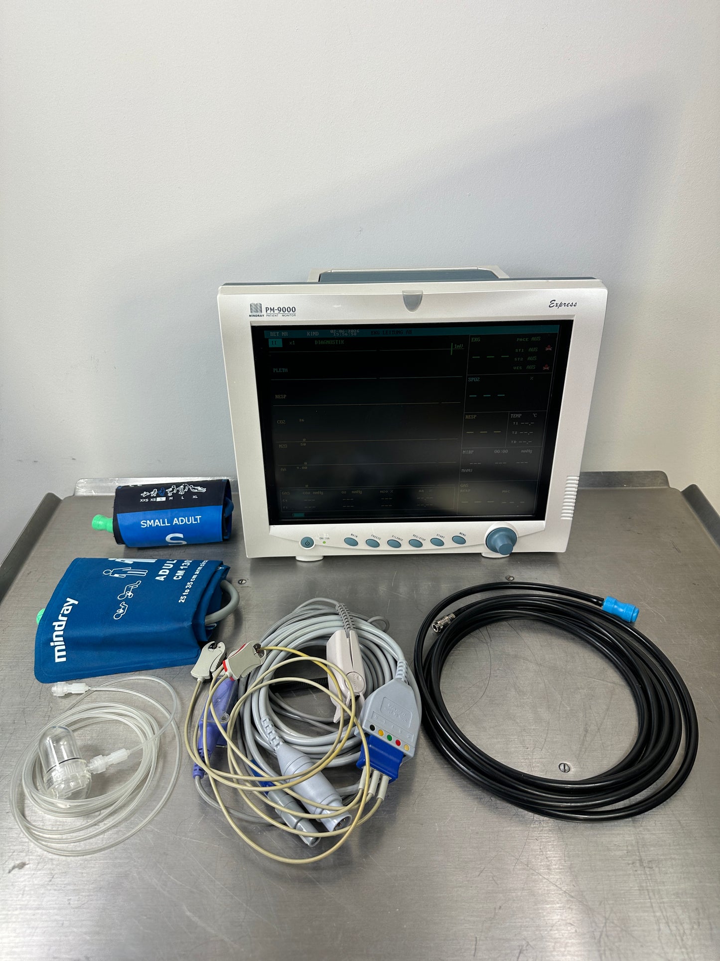 Mindray PM-9000 Express Patient Monitor with accessories