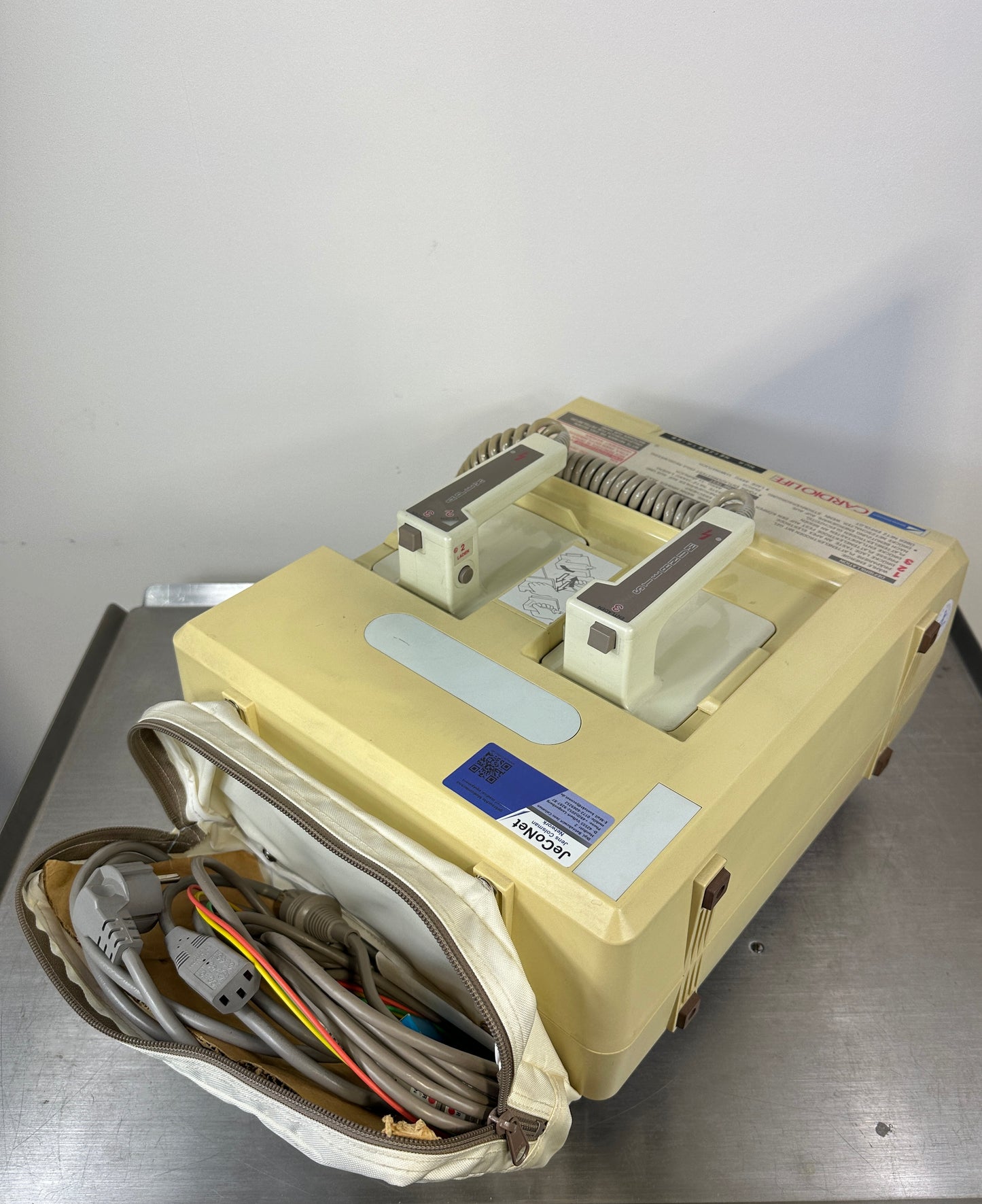 Nihon Kohden Cardiolife Tec-7100G Defibrillator
