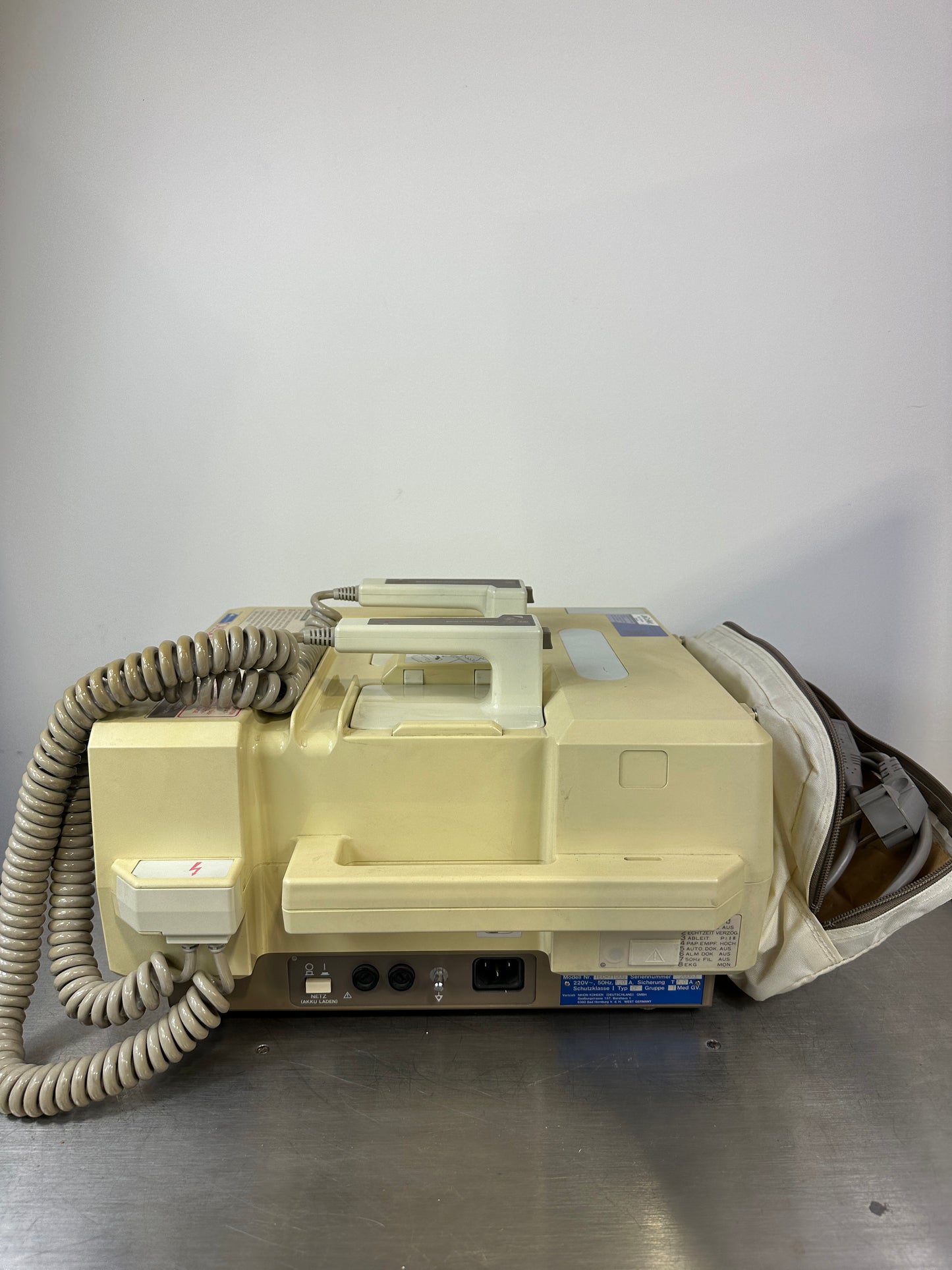 Nihon Kohden Cardiolife Tec-7100G Defibrillator
