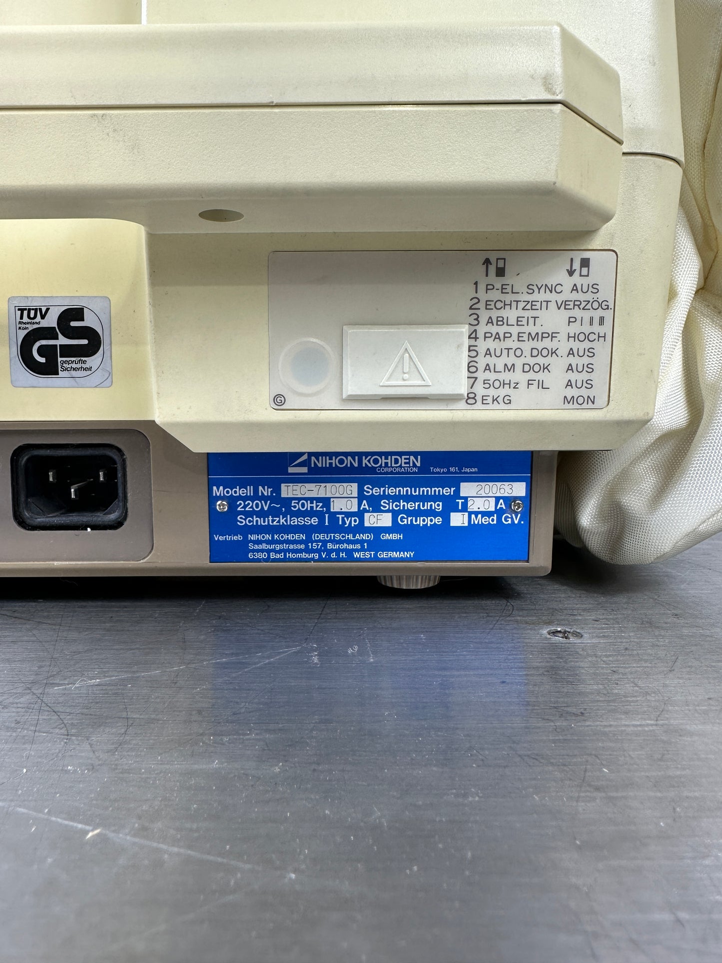 Nihon Kohden Cardiolife Tec-7100G Defibrillator