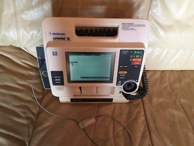 Physio Control Lifepak 12 Defibrillator (1)