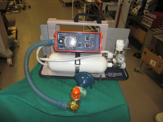 Pneupac TransPAC 200 D Beatmungsgerät
