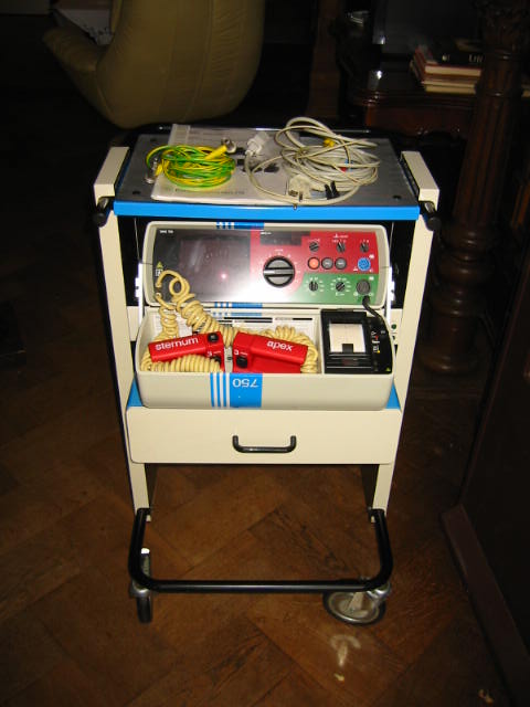 S und W DMS 750 Defibrillator